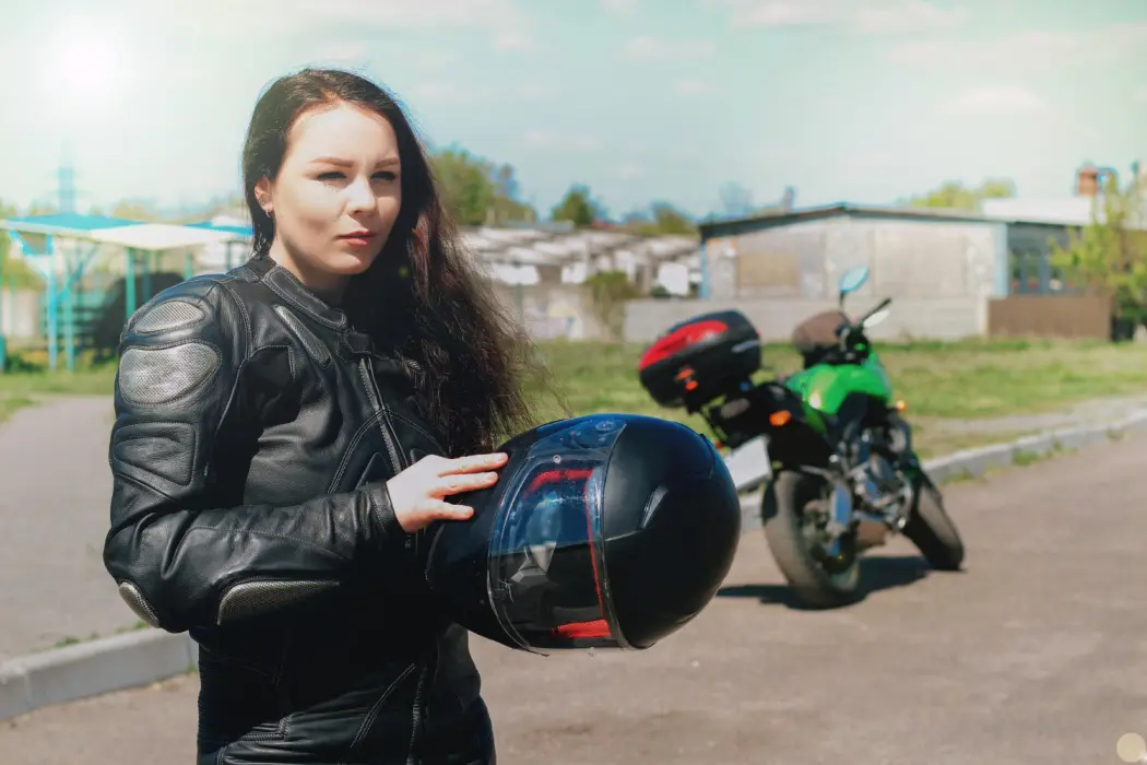 Najlepsze letnie kurtki motocyklowe na lato dla mężczyzn przegląd modeli i marek