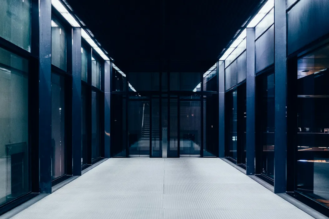 Jakie systemy operacyjne najlepiej sprawdzają się na serwerach Dell i HPE?