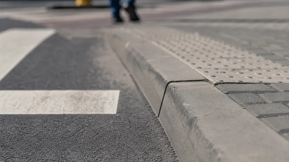 Ponad 6 mln zł na drogi i chodnik w Niestum. Inwestycje zakończone