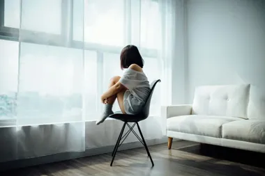 Przewlekłe bóle głowy, bezsenność i napięcia mięśniowe – czy to objaw psychosomatyczny i co z tym zrobić?