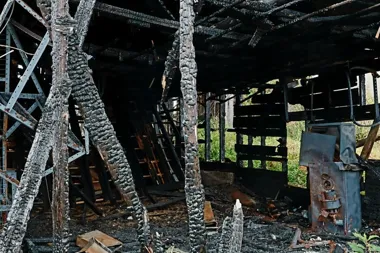 Pożar domu a odszkodowanie z ubezpieczenia – jak skutecznie dochodzić swoich praw?