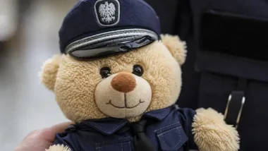 Jedna rozmowa, wiele zasad. Policjanci z Regimina uczyli dzieci bezpiecznej drogi