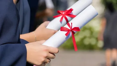 Pięć studentek z Ciechanowa ze średnią bliską 5,0. Odebrały nagrody