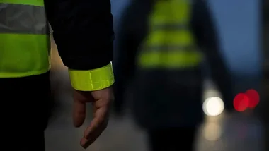 Kilka metrów zamiast 150 - policja przypomina o odblaskach