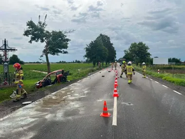 Zderzenie w Pawłowie zakończyło się w rowie. Ranny 68-letni kierowca