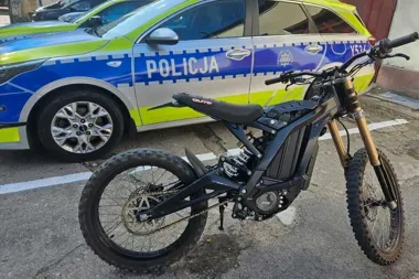 14-latek zatrzymany w Ciechanowie. Motorower nie miał nawet tablic