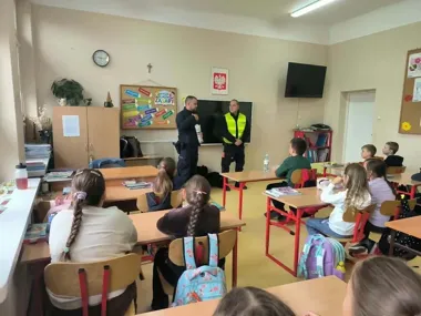 Dzieci pytały policjantów o pomoc. W Regiminie uczyły się bezpieczeństwa