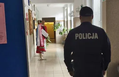 Po atakach w mazowieckich szkołach policja apeluje do rodziców