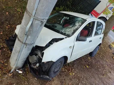 Po alkoholu wjechał do rowu i w słup. Miał zakaz prowadzenia