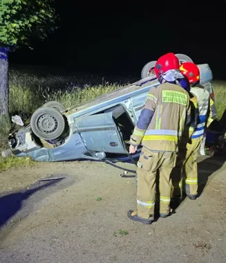 16-latka w szpitalu po nocnym dachowaniu w Niesłuchach