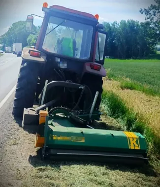 Ponad 4 promile przy koszeniu trawy przy DK60 - dzielnicowy po służbie zatrzymał kierowcę