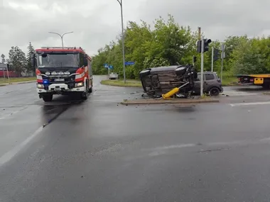 Jedno nieustąpienie pierwszeństwa i trzy auta na skrzyżowaniu w Ciechanowie