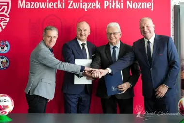 Wsparcie dla młodych piłkarzy w Ciechanowie. Powiat uruchamia projekt U-9